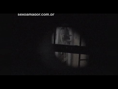 ❤️ Blondie tiġi filmata segretament minn voyeur tal-viċinat moħbi wara briks vojta Fucking f'mt.makesexnotwar.ru ❤